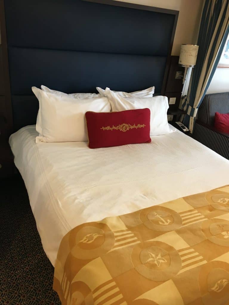Disney Wonder Cabin 7548 - Bed