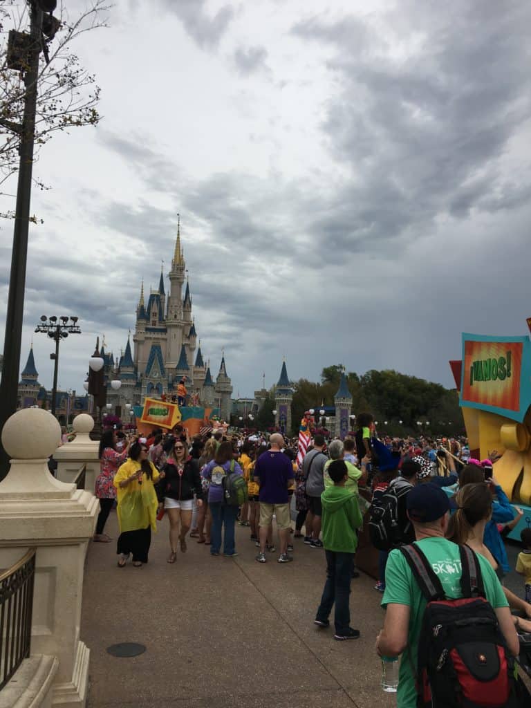 A bit crowded in front of the castle