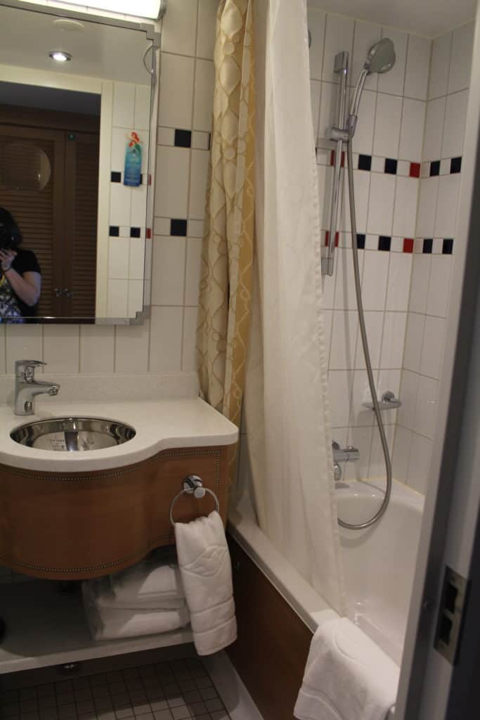 Split Bathroom With Shower