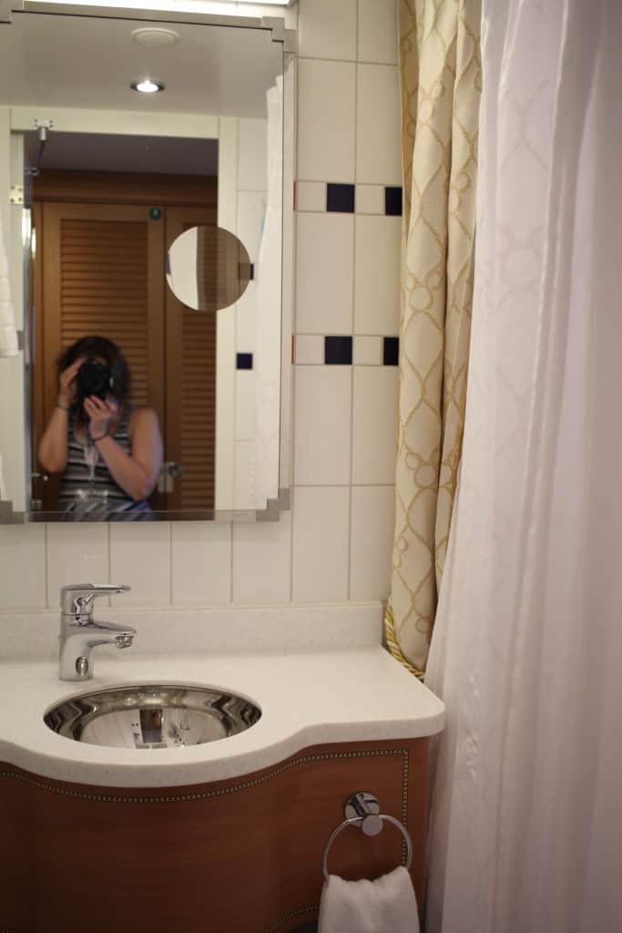 Split Bathroom with Tub