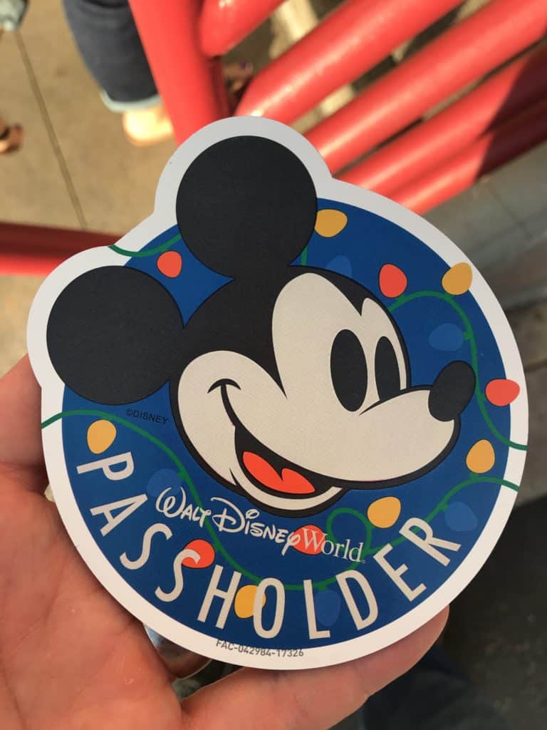 Annual Passholder Holiday Magnet