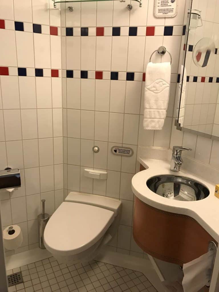 Split Bathroom with Toilet