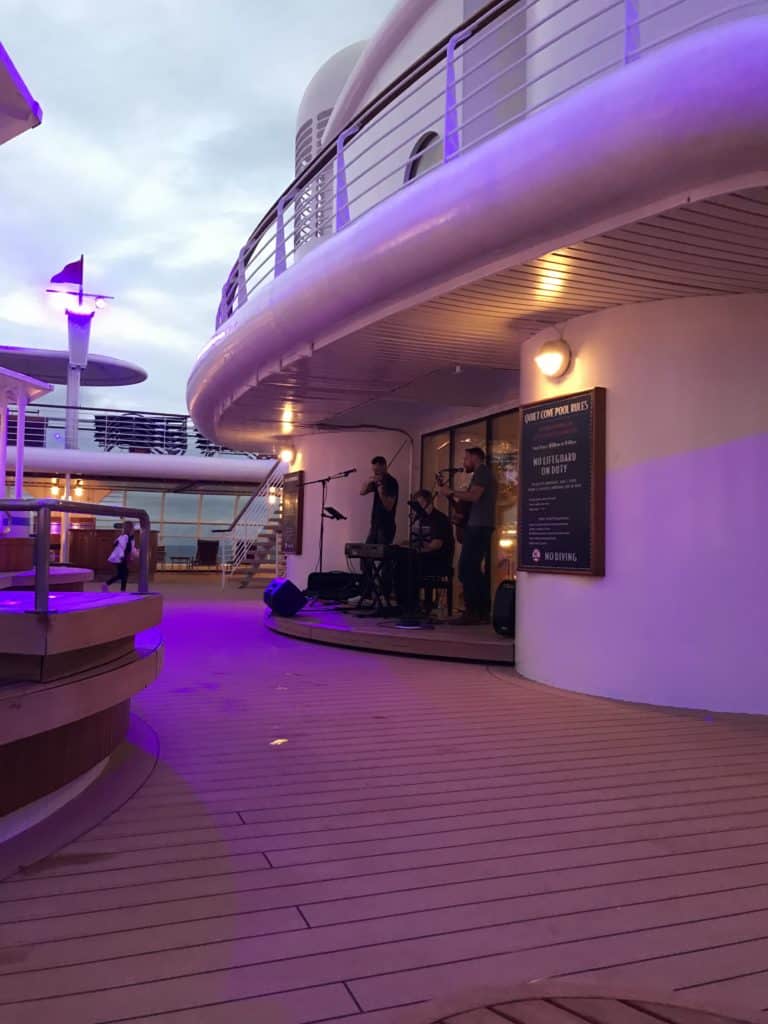 Acoustic Band in the Adult Area