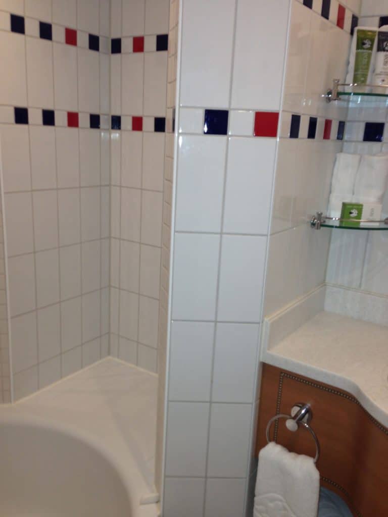 Split Bathroom with Round Tub