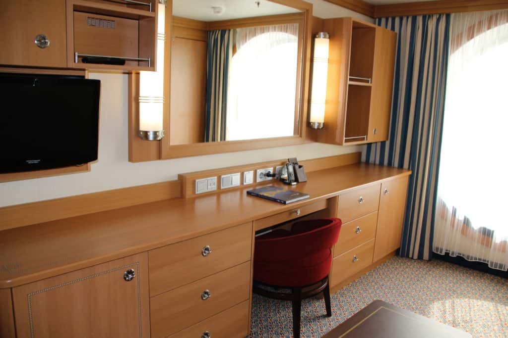 Extended Desk Area