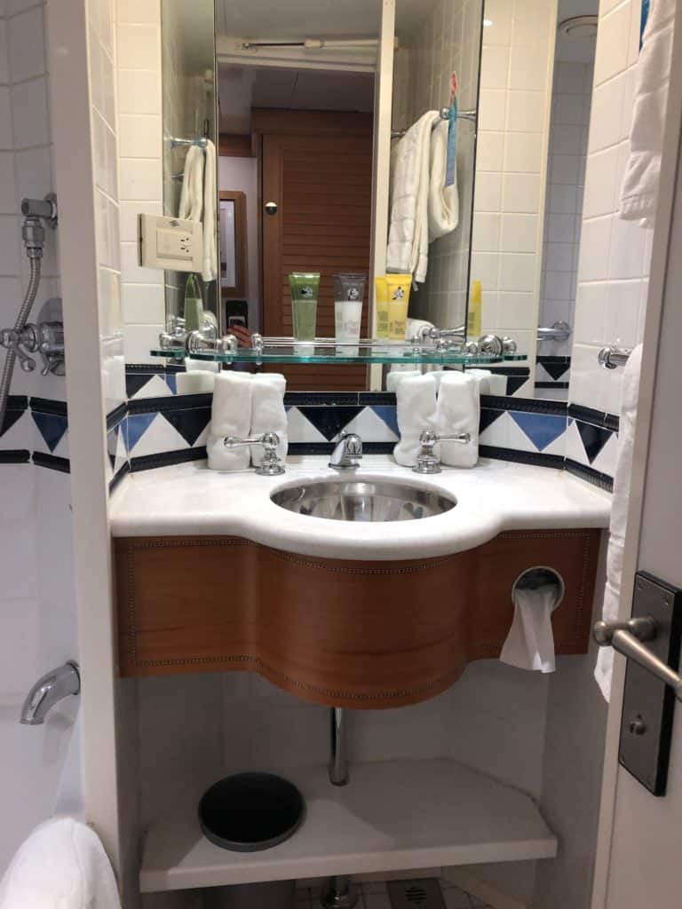 Split Bathroom with Tub