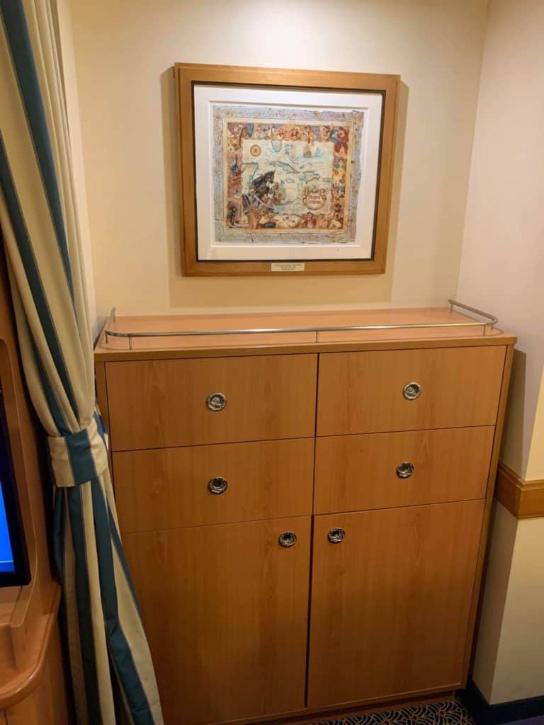Main Dresser