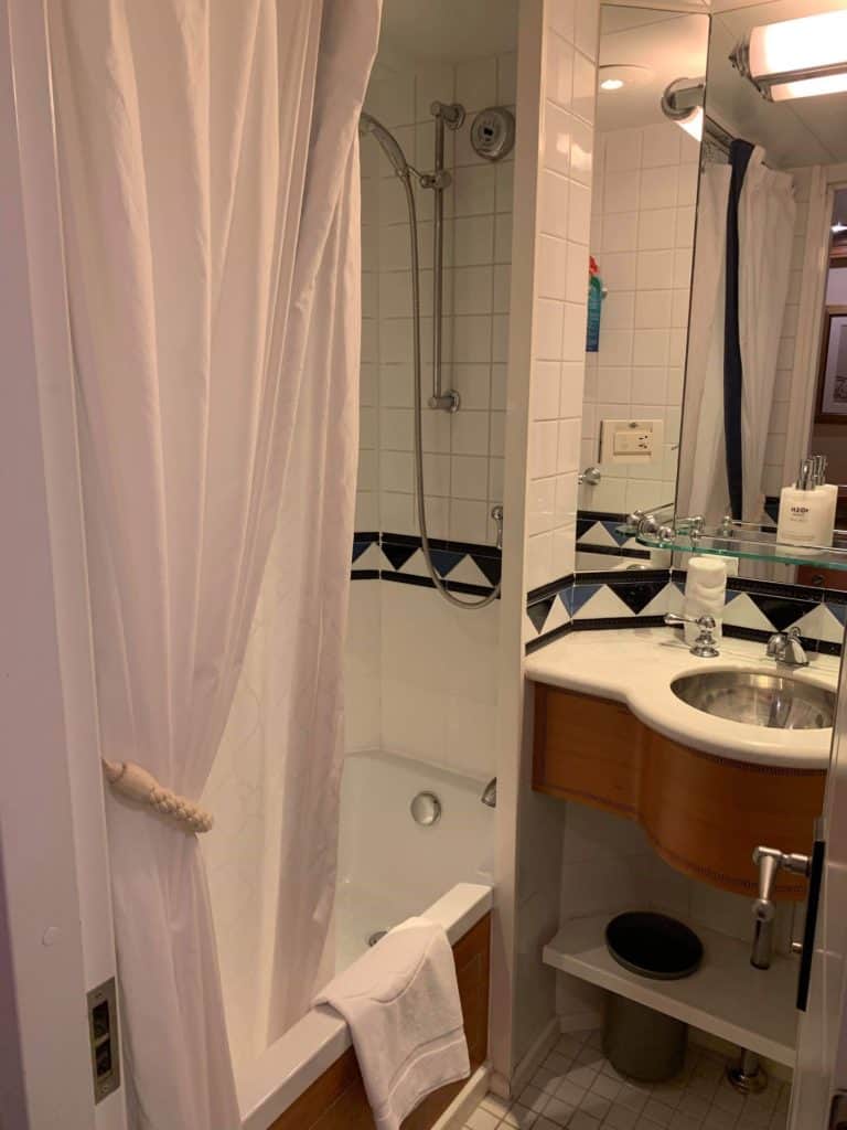 Split Bathroom with Tub