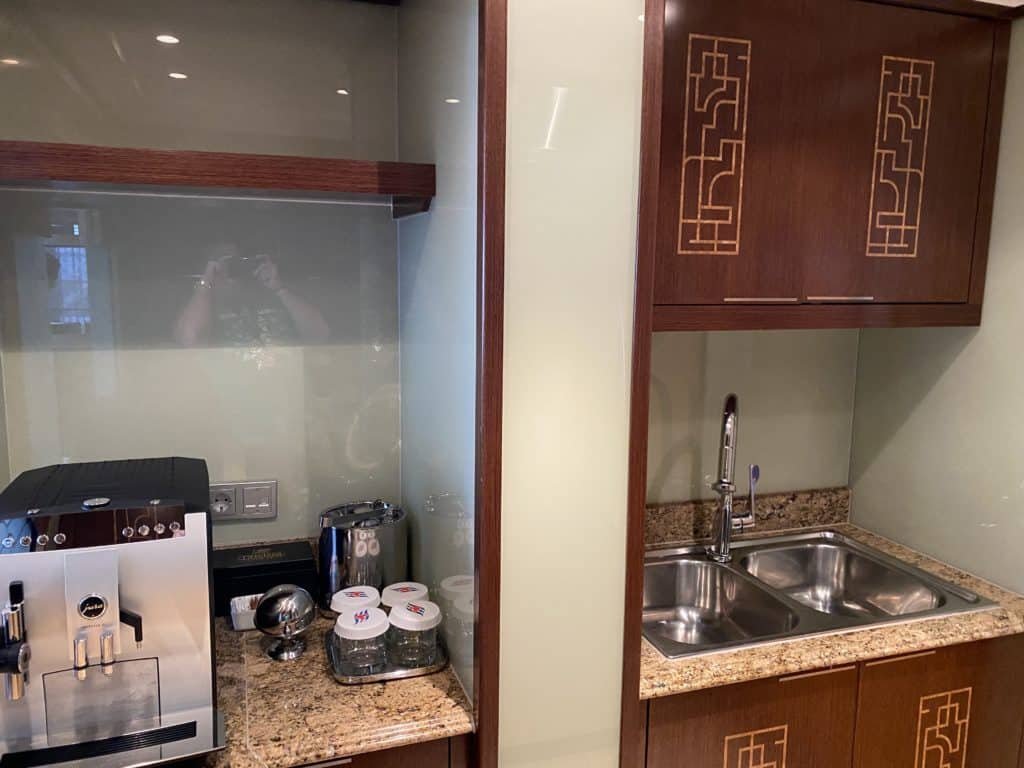 Coffee Machine and Wet Bar
