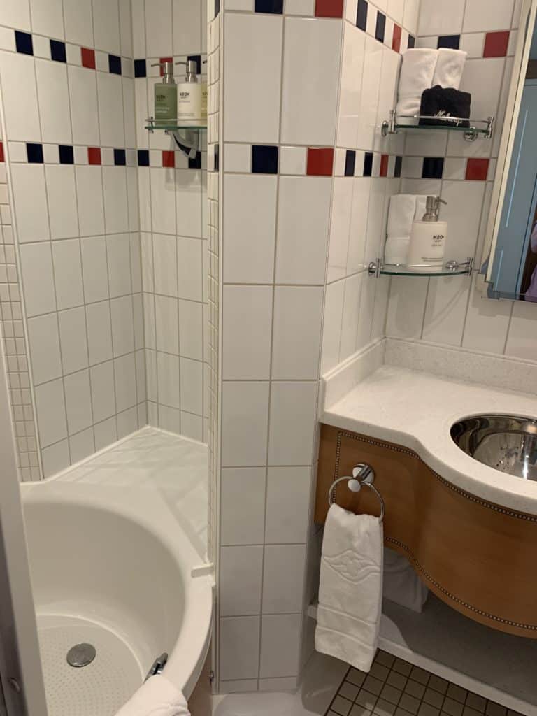 Split Bathroom with Shower
