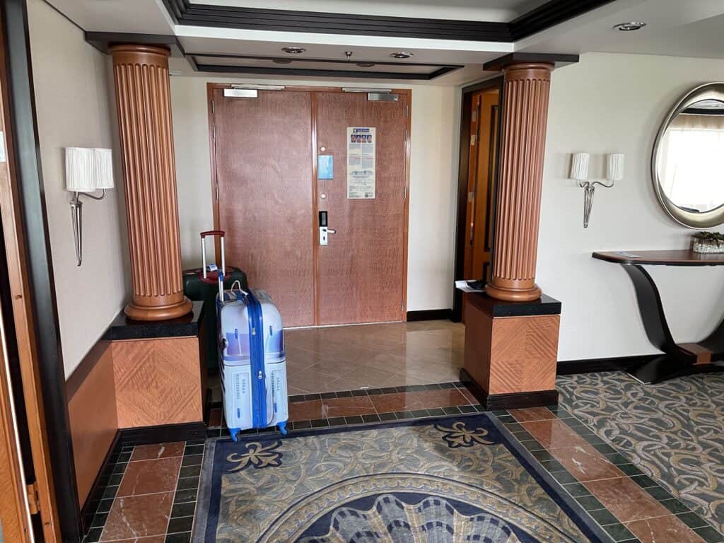 Suite Door