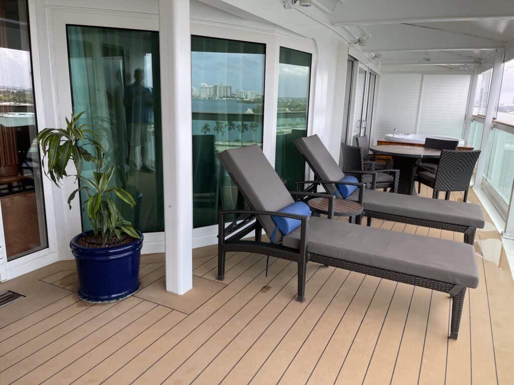 Verandah With Hot Tub