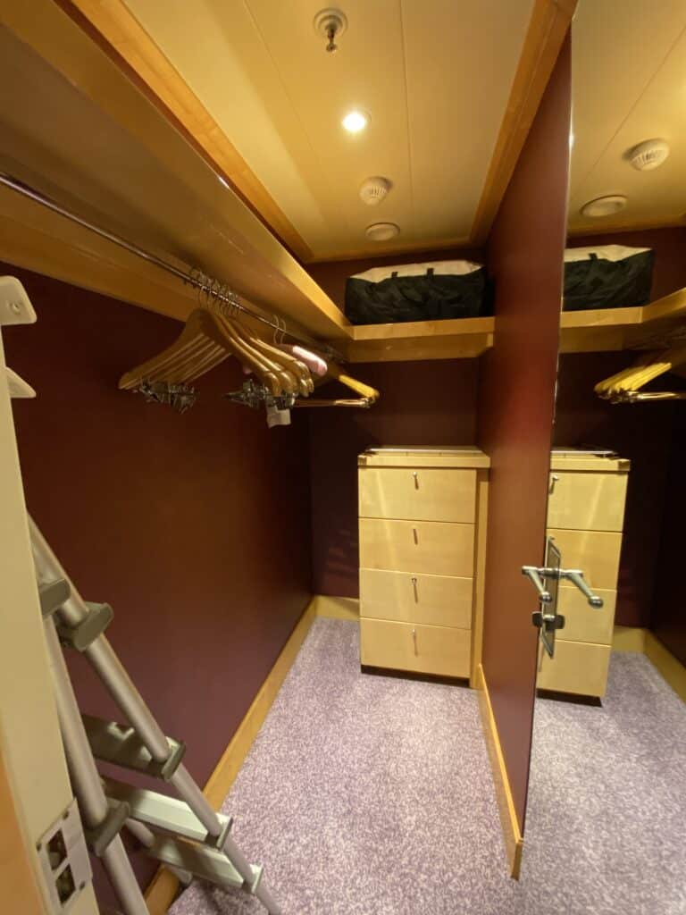 Walk in Closet