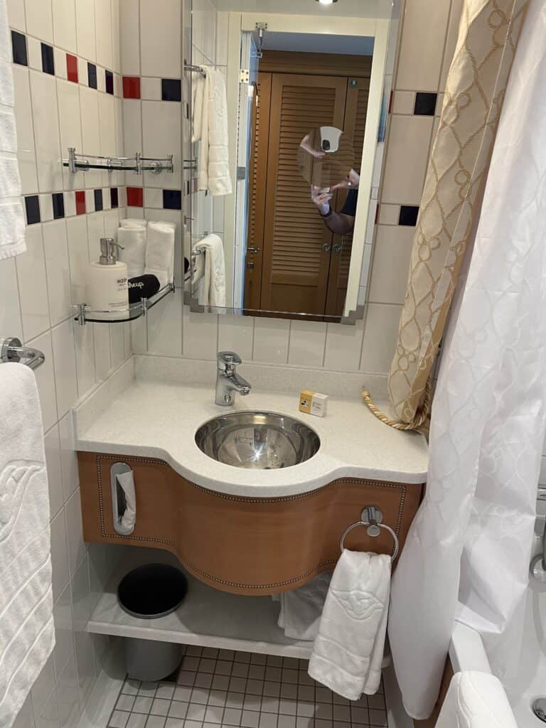 Split Bathroom with Tub