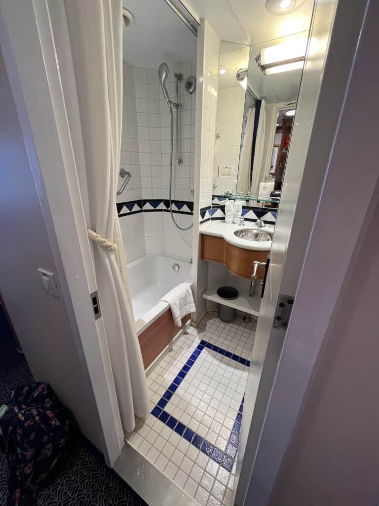 Split Bathroom with Bathtub