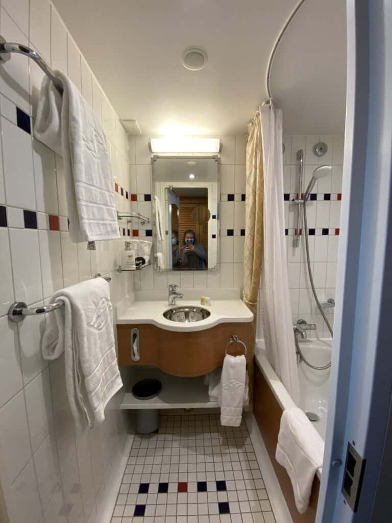 Split Bathroom with Tub