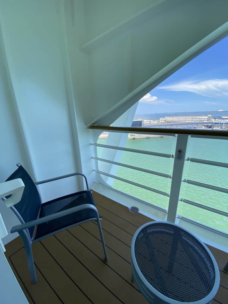 Obstruction on Verandah (Looking Aft)