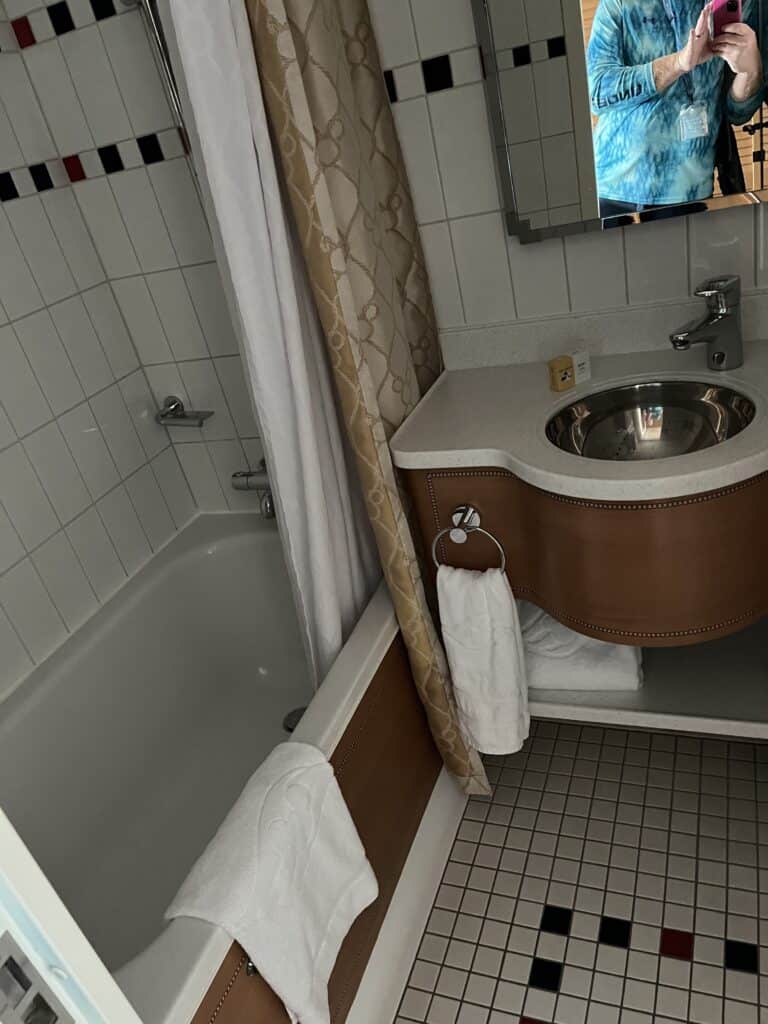 Split Bathroom With Shower