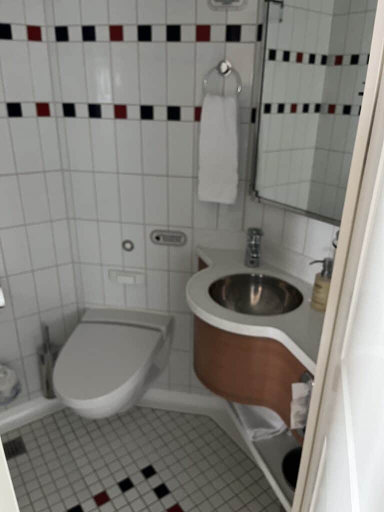 Split Bathroom With Toilet
