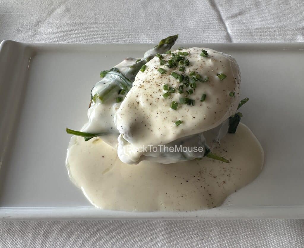 Poached Egg with Spinach, Asparagus, Mornay Sauce